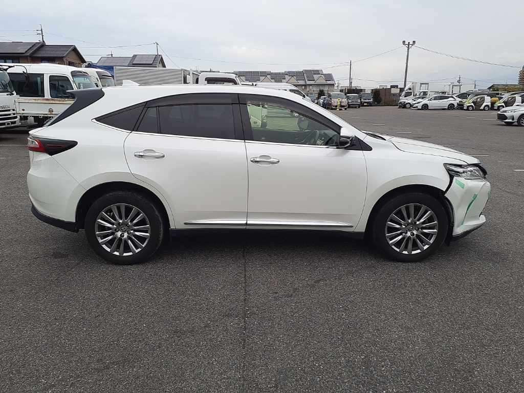 2019 Toyota Harrier ZSU60W[2]