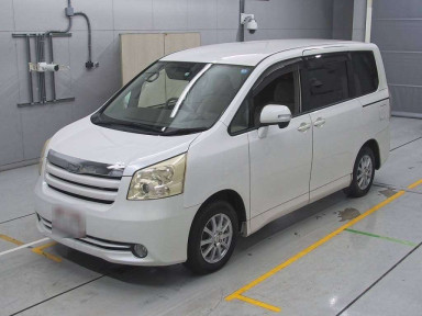 2007 Toyota Noah