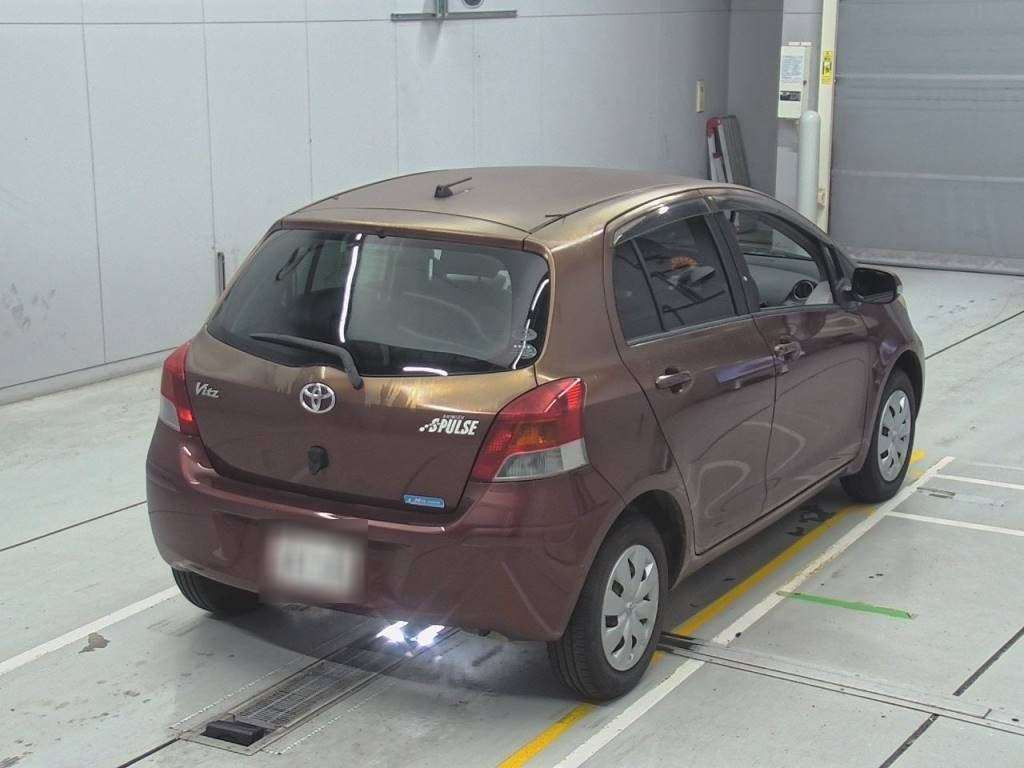 2010 Toyota Vitz SCP90[1]