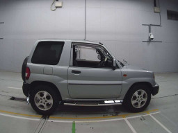 1999 Mitsubishi Pajero iO