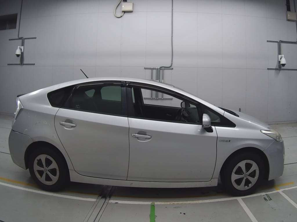 2011 Toyota Prius ZVW30[1]