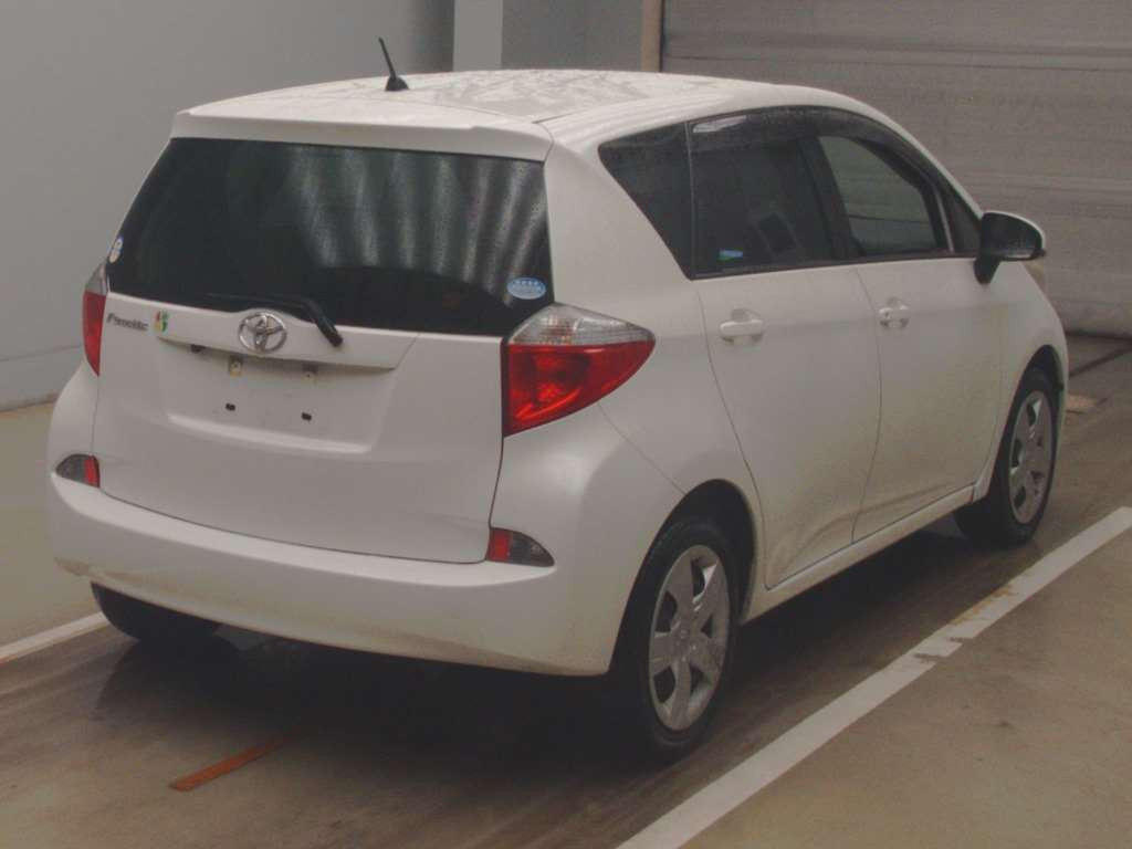 2013 Toyota Ractis NSP120[1]