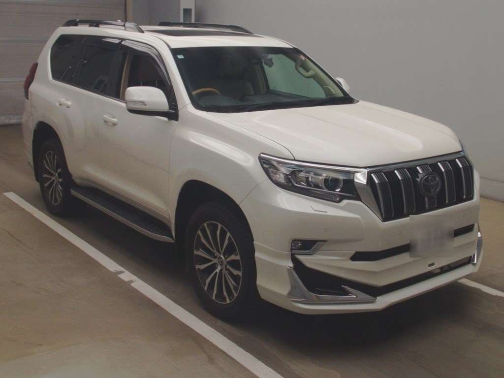 2020 Toyota Land Cruiser Prado GDJ151W[2]