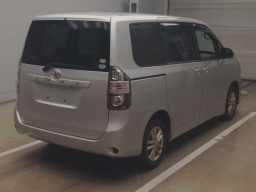 2010 Toyota Voxy