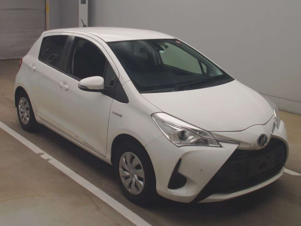 2019 Toyota Vitz NHP130[2]