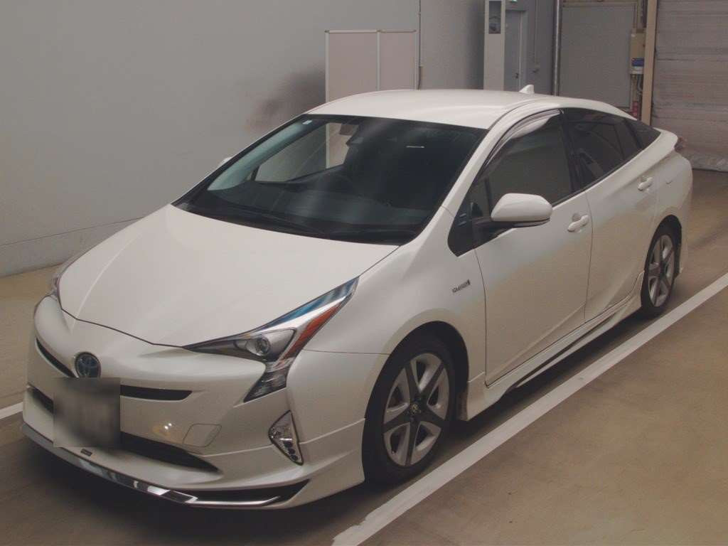 2018 Toyota Prius ZVW50[0]