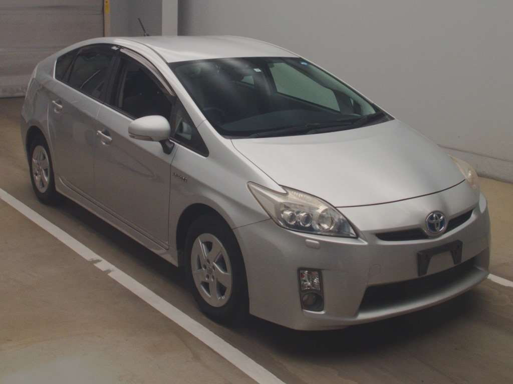 2011 Toyota Prius ZVW30[2]