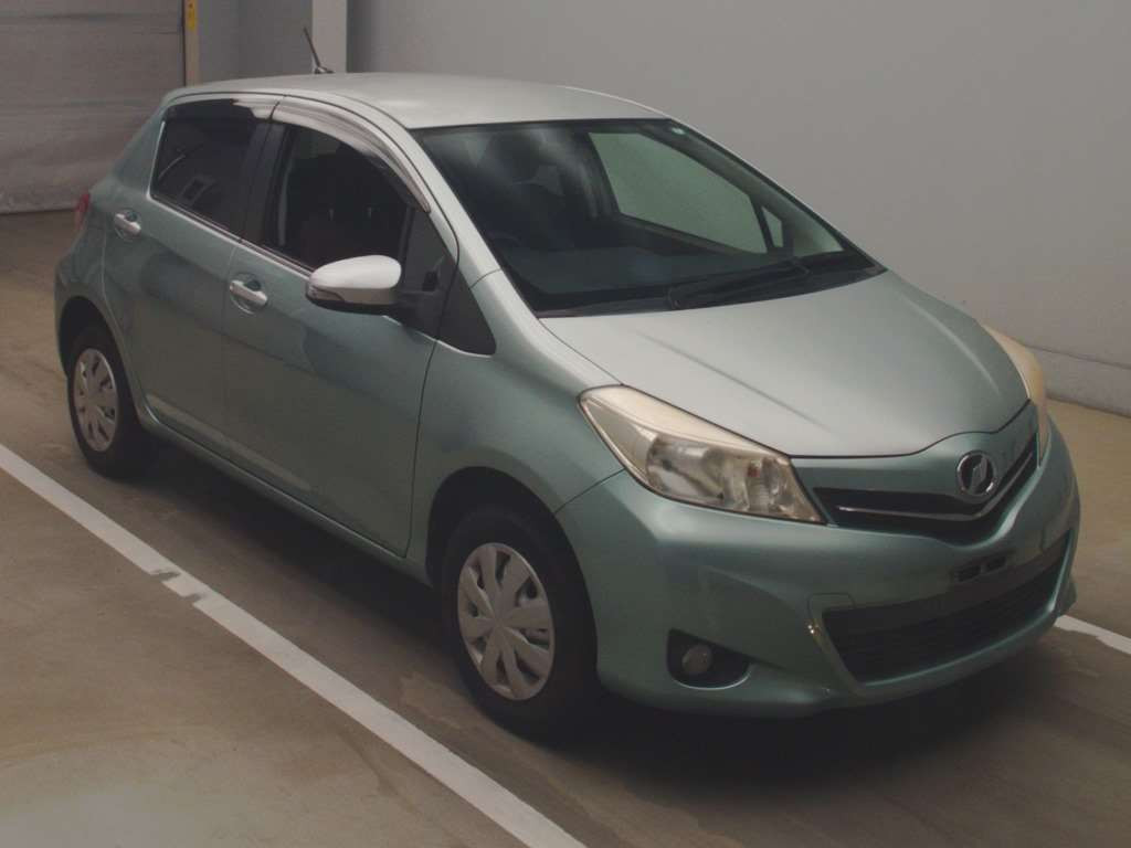 2011 Toyota Vitz NSP135[2]