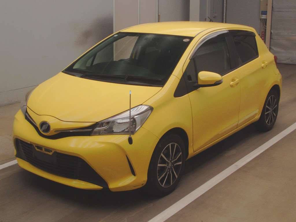 2014 Toyota Vitz NSP130[0]