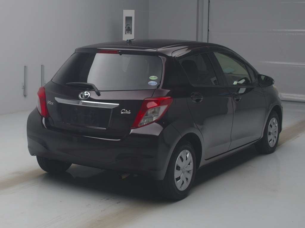 2013 Toyota Vitz NSP130[1]