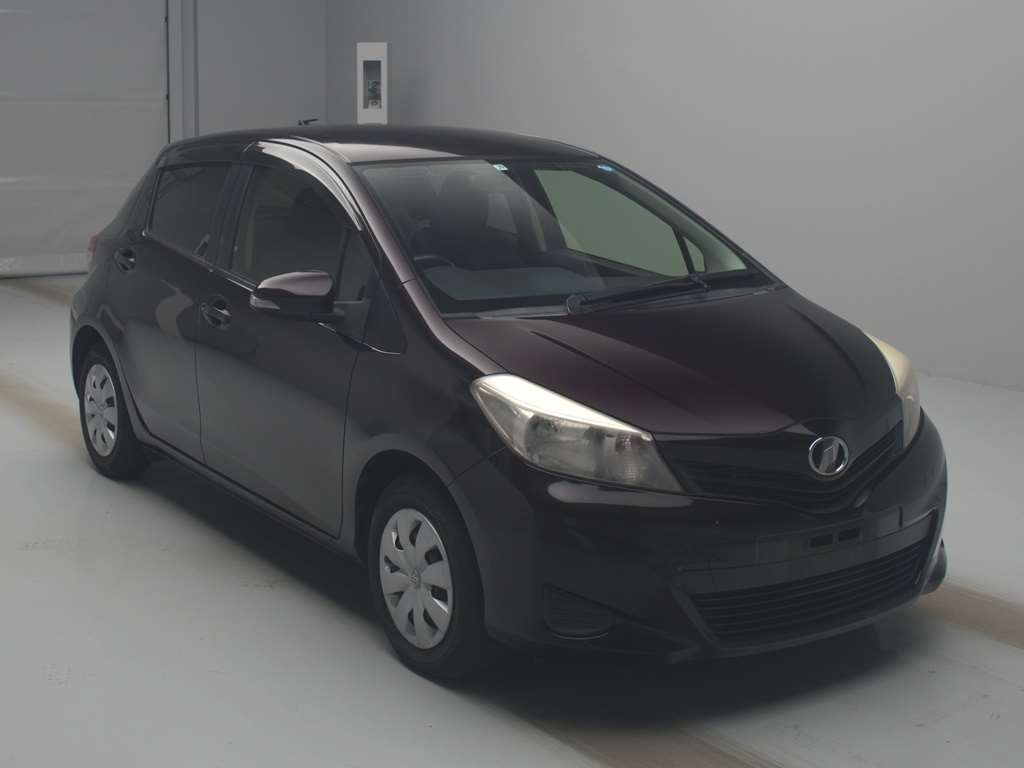 2013 Toyota Vitz NSP130[2]