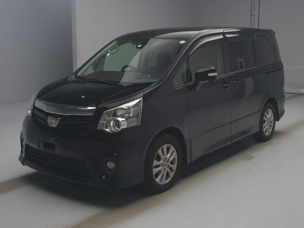 2013 Toyota Noah ZRR70W[0]