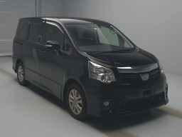 2013 Toyota Noah