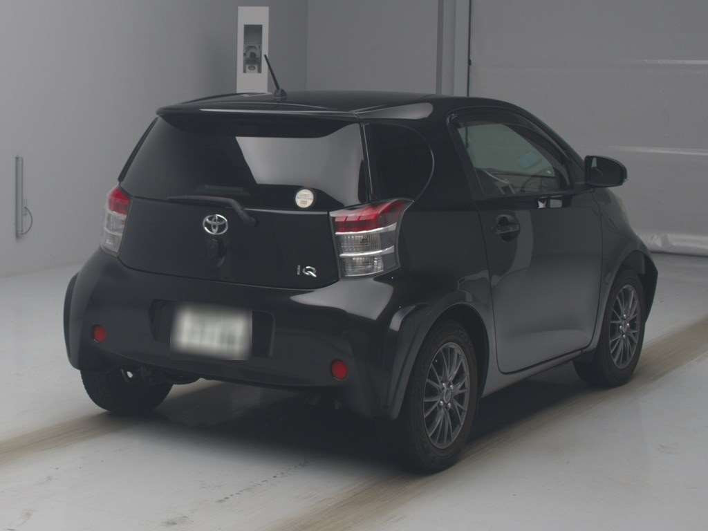 2009 Toyota iQ KGJ10[1]