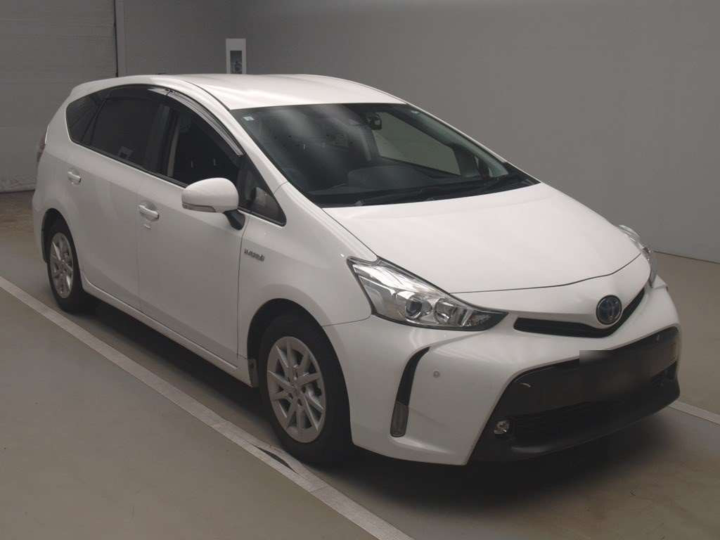 2019 Toyota Prius alpha ZVW41W[2]