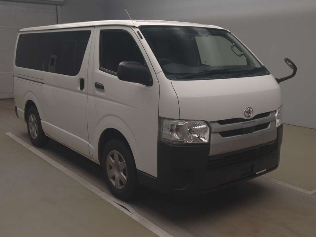 2019 Toyota Hiace Van TRH200V[2]