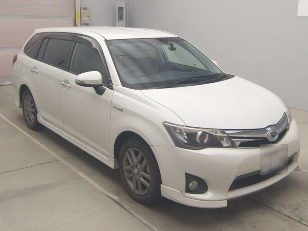 2014 Toyota Corolla Fielder NKE165G[2]