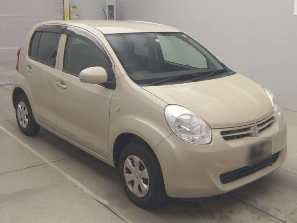 2013 Toyota Passo KGC30[2]