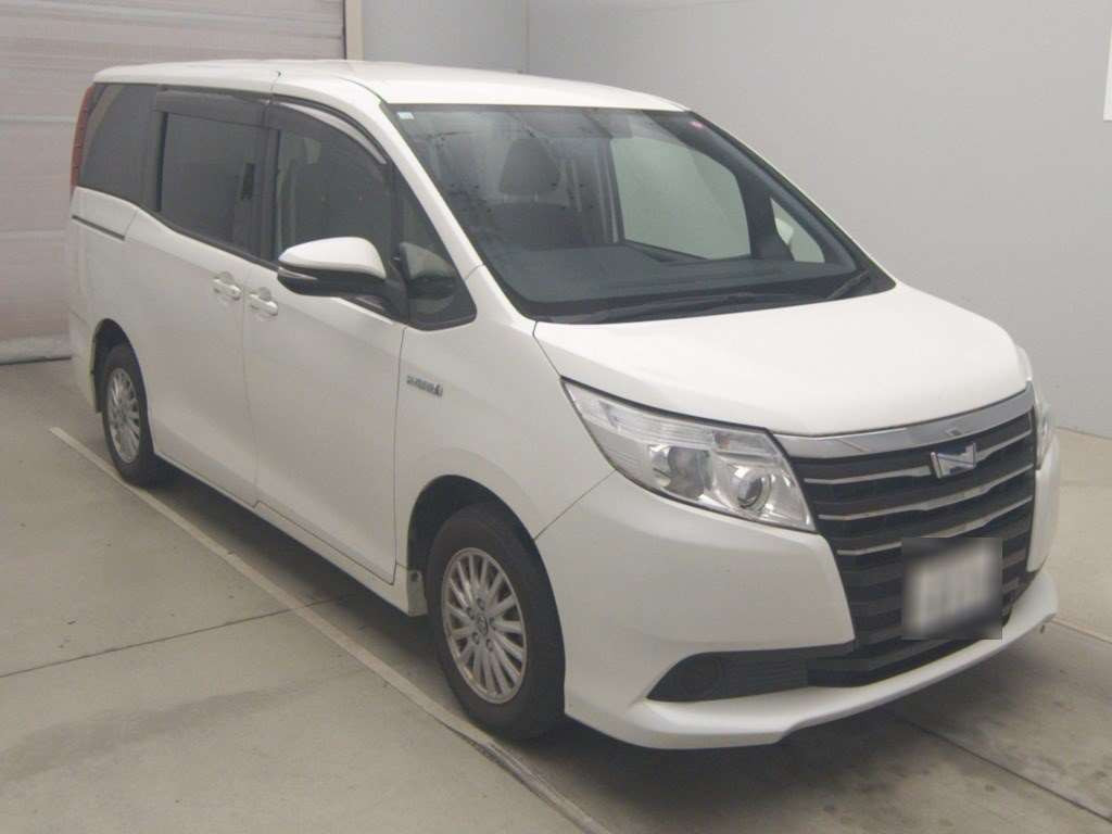 2014 Toyota Noah ZWR80G[2]