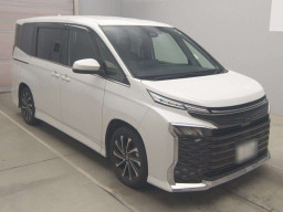 2022 Toyota Voxy