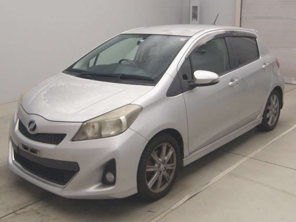 2011 Toyota Vitz NCP131[0]