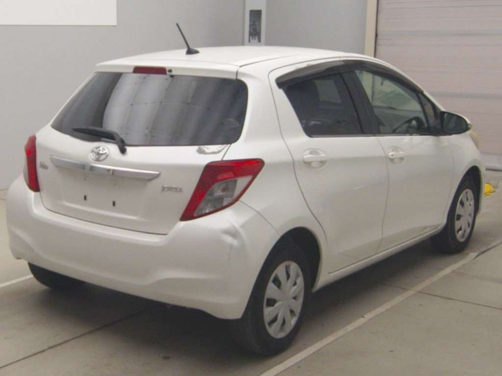 2011 Toyota Vitz KSP130[1]