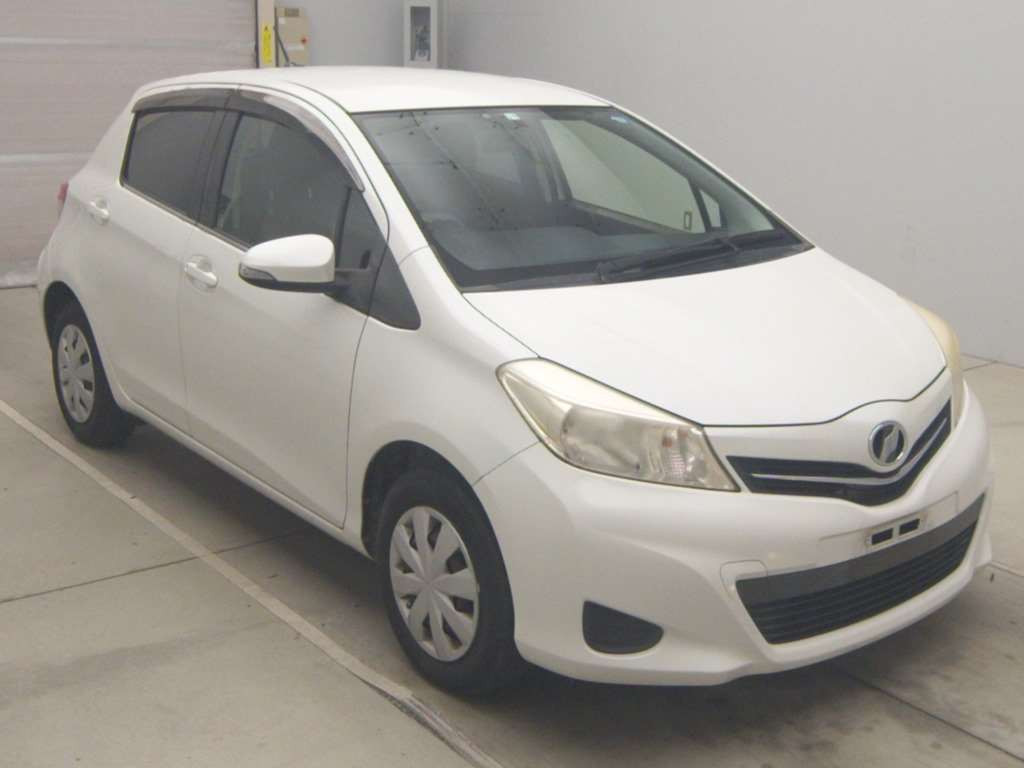 2011 Toyota Vitz KSP130[2]