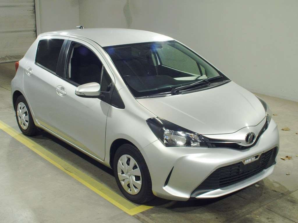 2015 Toyota Vitz NSP130[2]