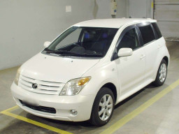 2005 Toyota IST