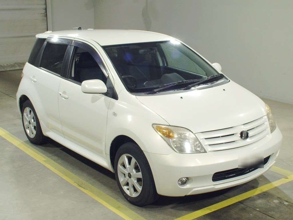 2005 Toyota IST NCP65[2]