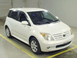 2005 Toyota IST