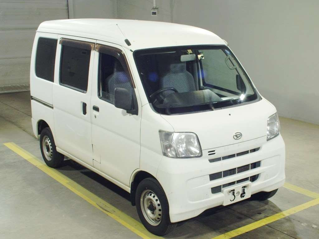 2014 Daihatsu Hijet Cargo S331V[2]