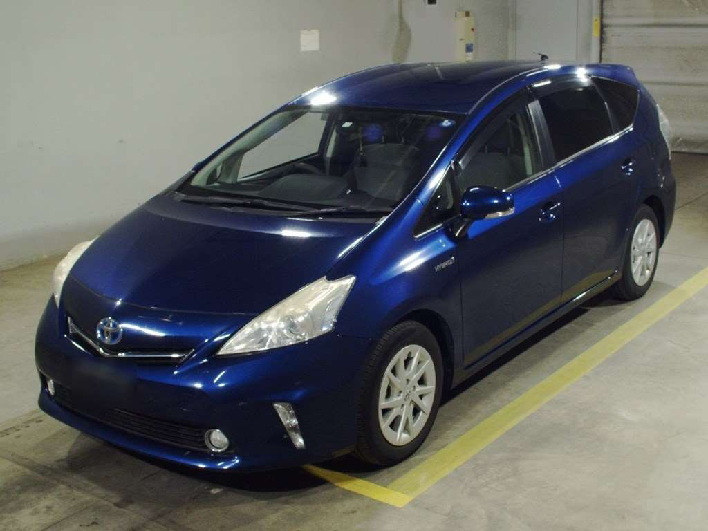 2011 Toyota Prius alpha ZVW41W[0]