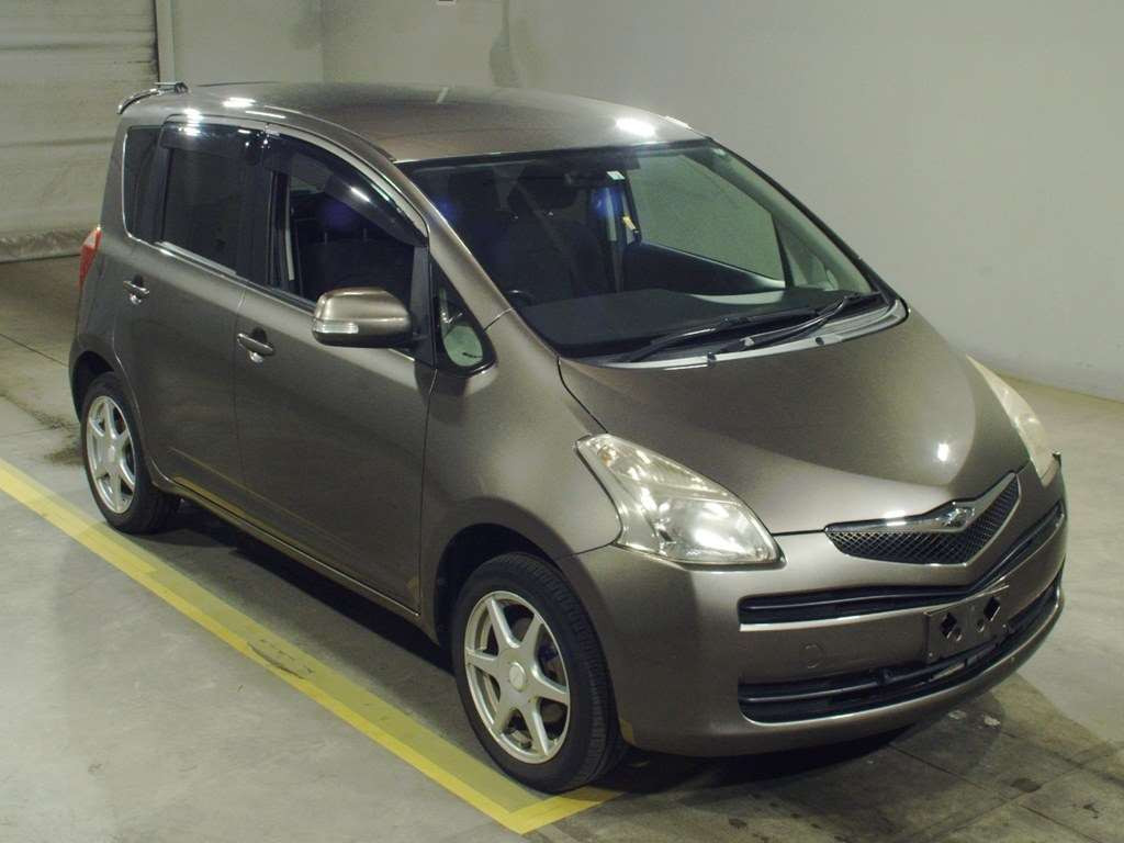 2005 Toyota Ractis NCP105[2]