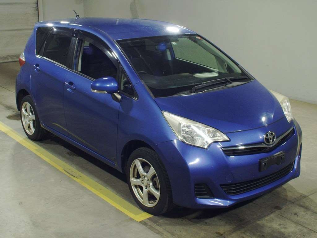 2013 Toyota Ractis NCP125[2]