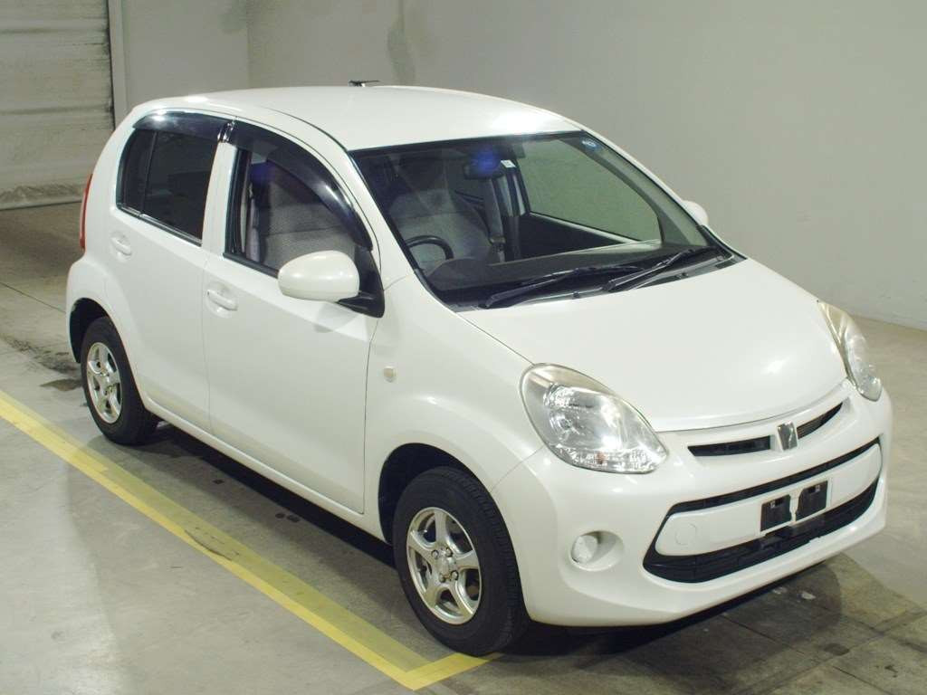 2015 Toyota Passo KGC35[2]