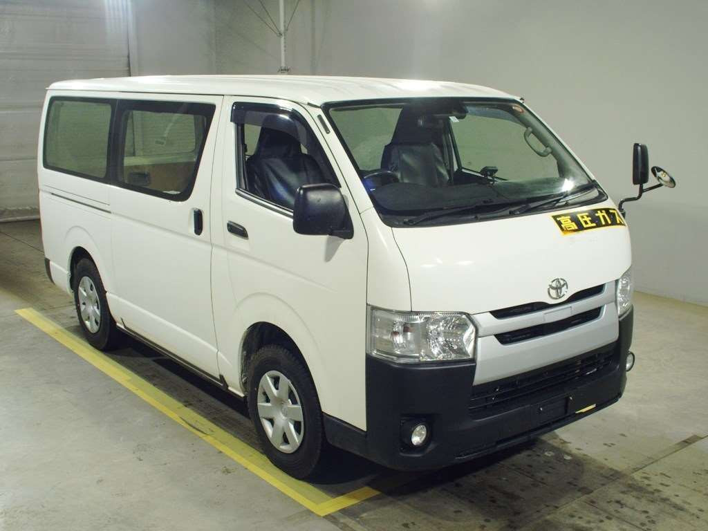 2019 Toyota Hiace Van GDH206V[2]