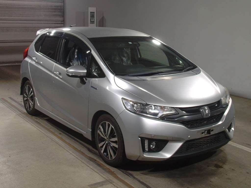 2013 Honda Fit Hybrid GP5[2]