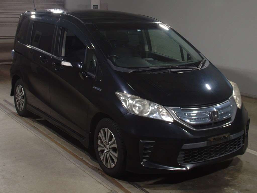 2012 Honda Freed hybrid GP3[2]