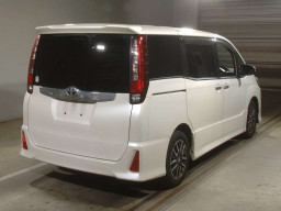 2015 Toyota Noah