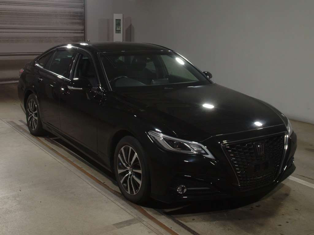 2018 Toyota Crown ARS220[2]