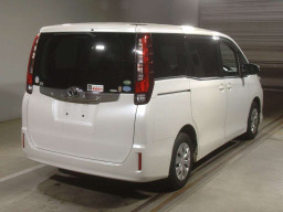 2015 Toyota Noah