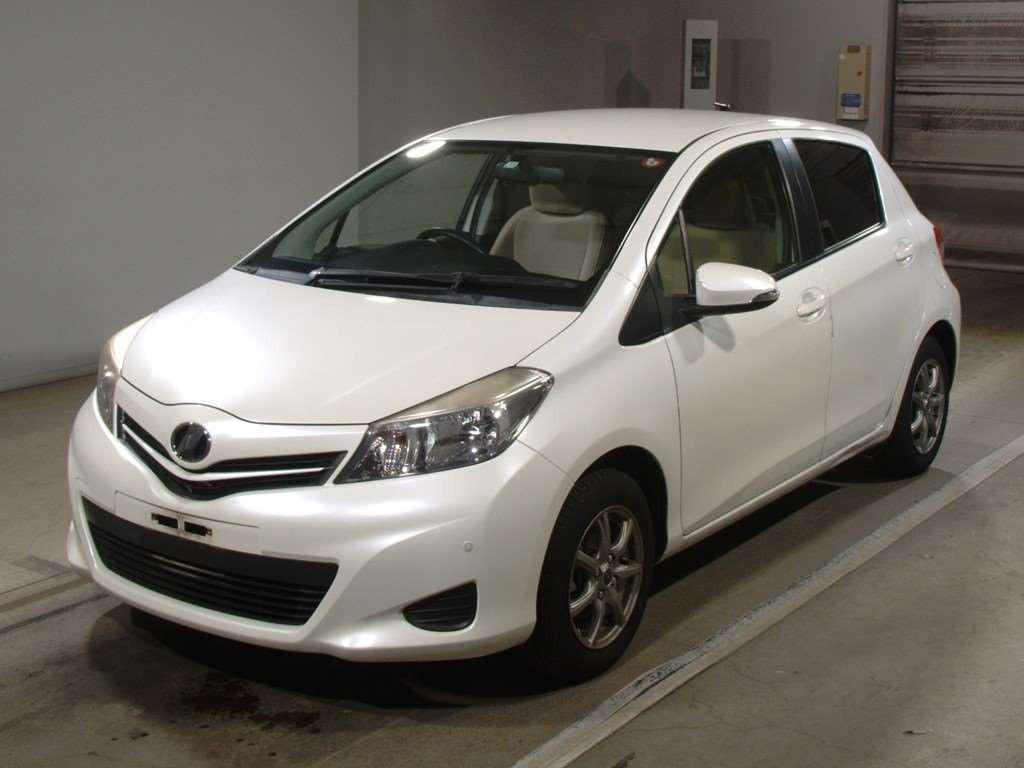 2013 Toyota Vitz NSP130[0]