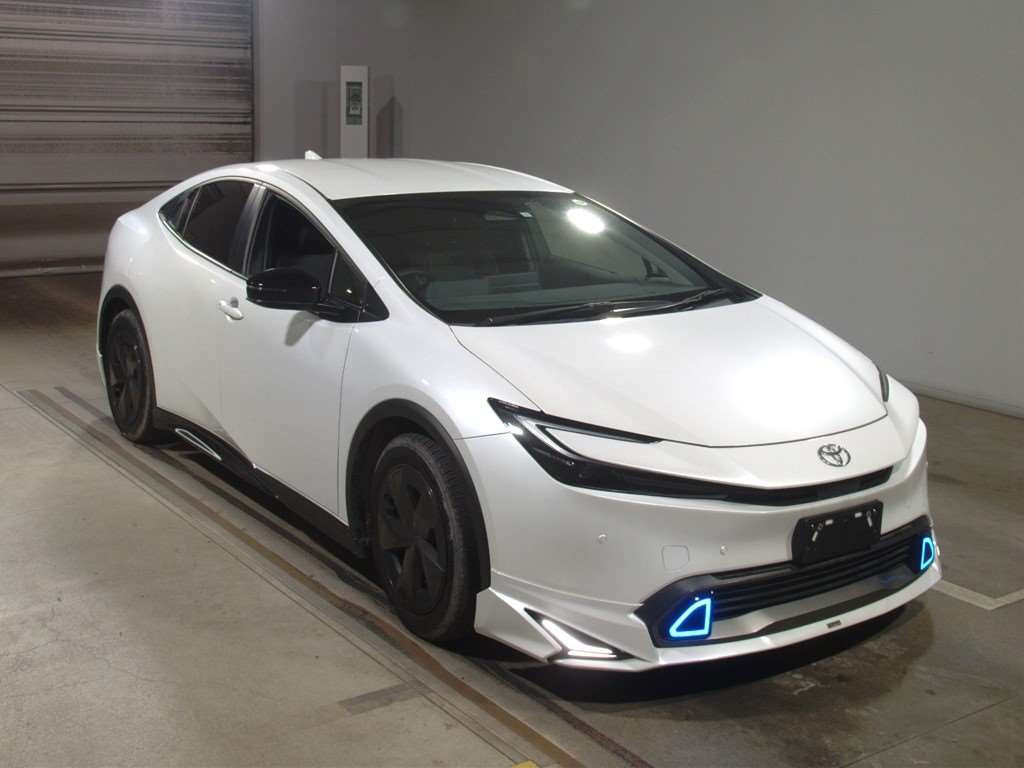 2023 Toyota Prius ZVW60[2]