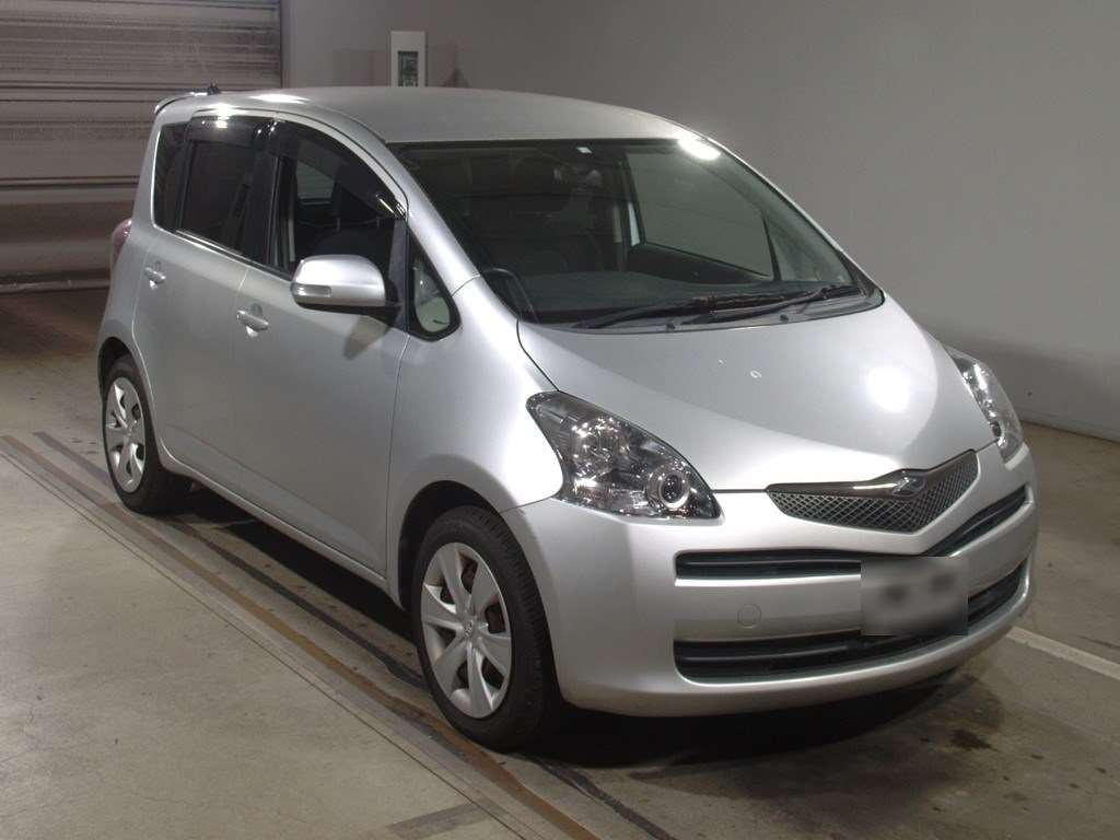 2010 Toyota Ractis NCP100[2]