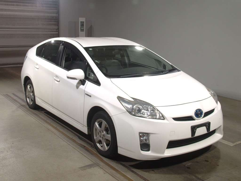 2010 Toyota Prius ZVW30[2]