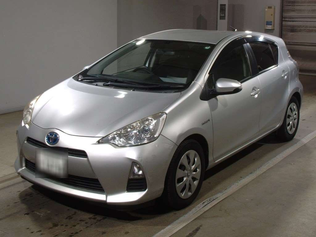 2013 Toyota Aqua NHP10[0]