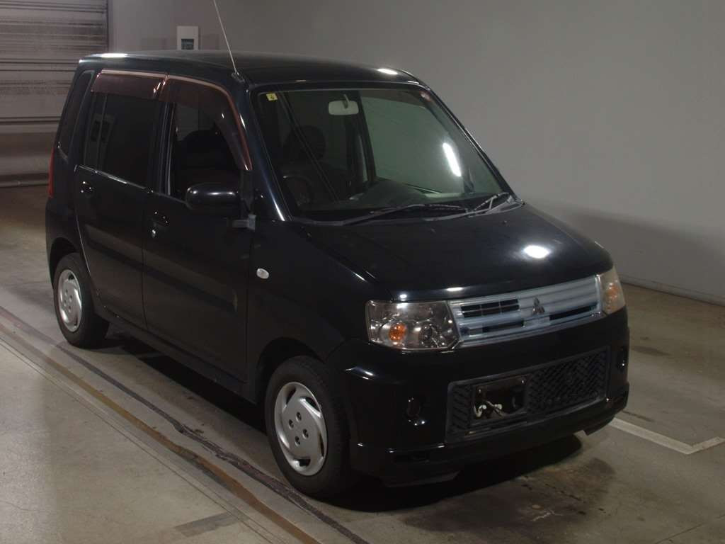 2010 Mitsubishi Toppo H82A[2]