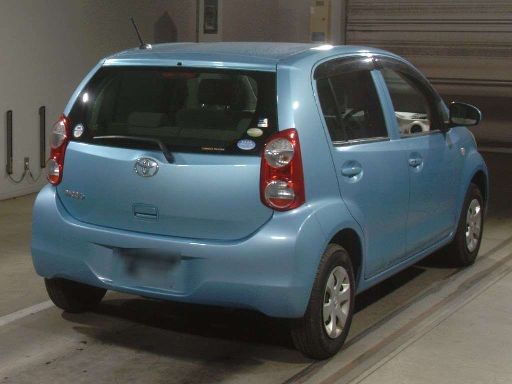 2011 Toyota Passo KGC30[1]