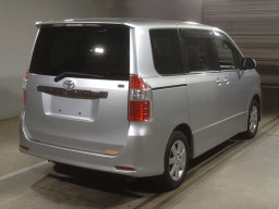 2008 Toyota Noah